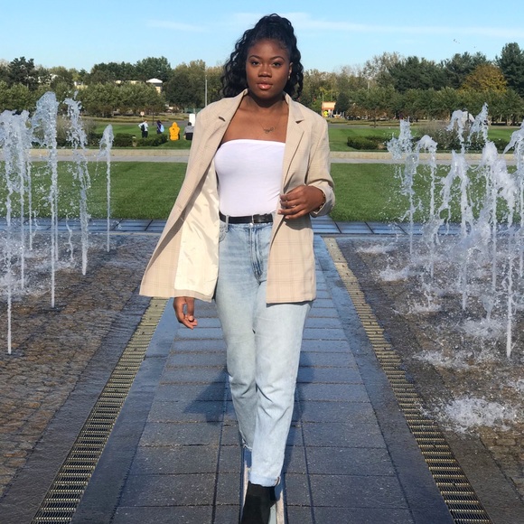 Meet your Posher, Kayla - Picture 1 of 1